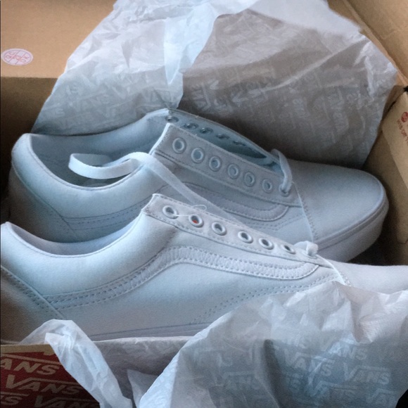 New with box vans rasta custom - Picture 3 of 3